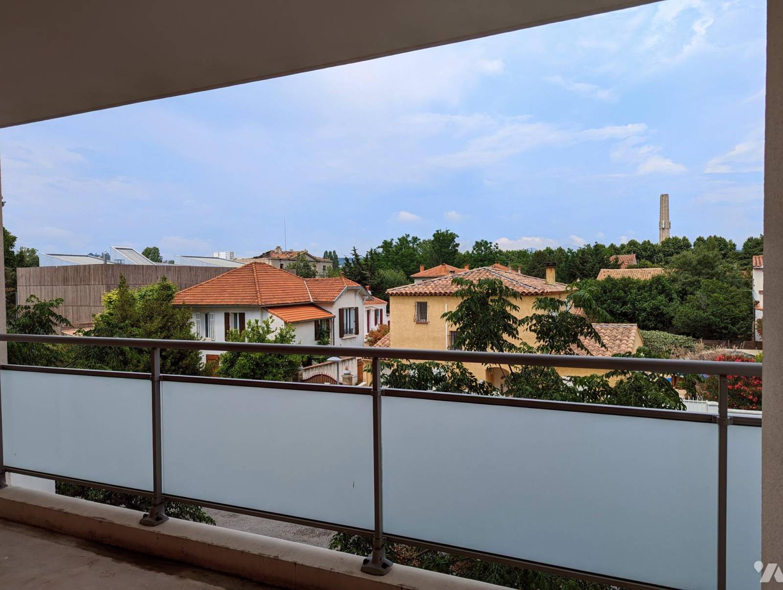 Marseille 13011 Appartement à vendre récent T3 avec parking privatif proche tous commerces, ascenseur