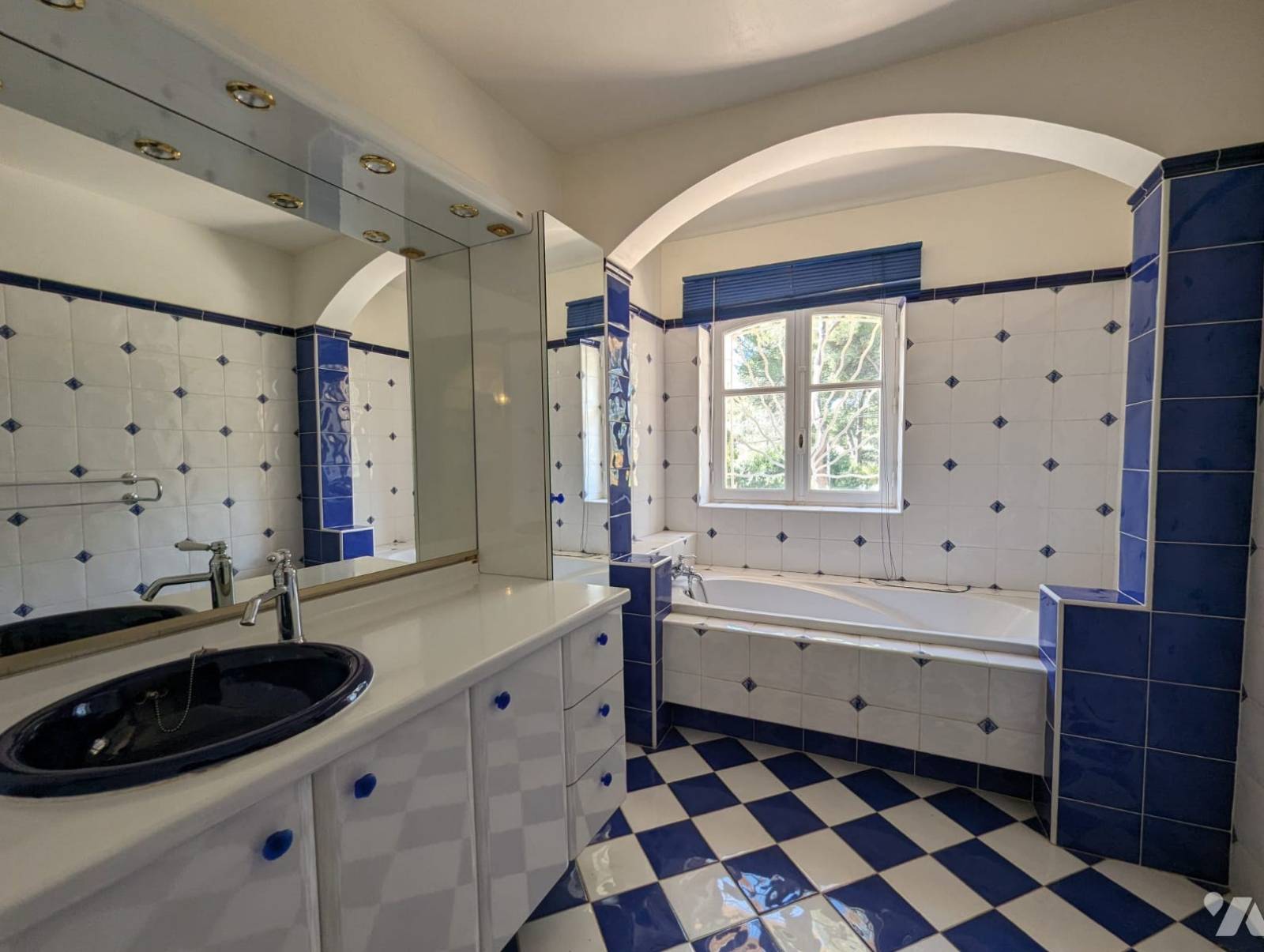 VENDU -- Maison T5 / villa à vendre en Immo-interactif à Aubagne