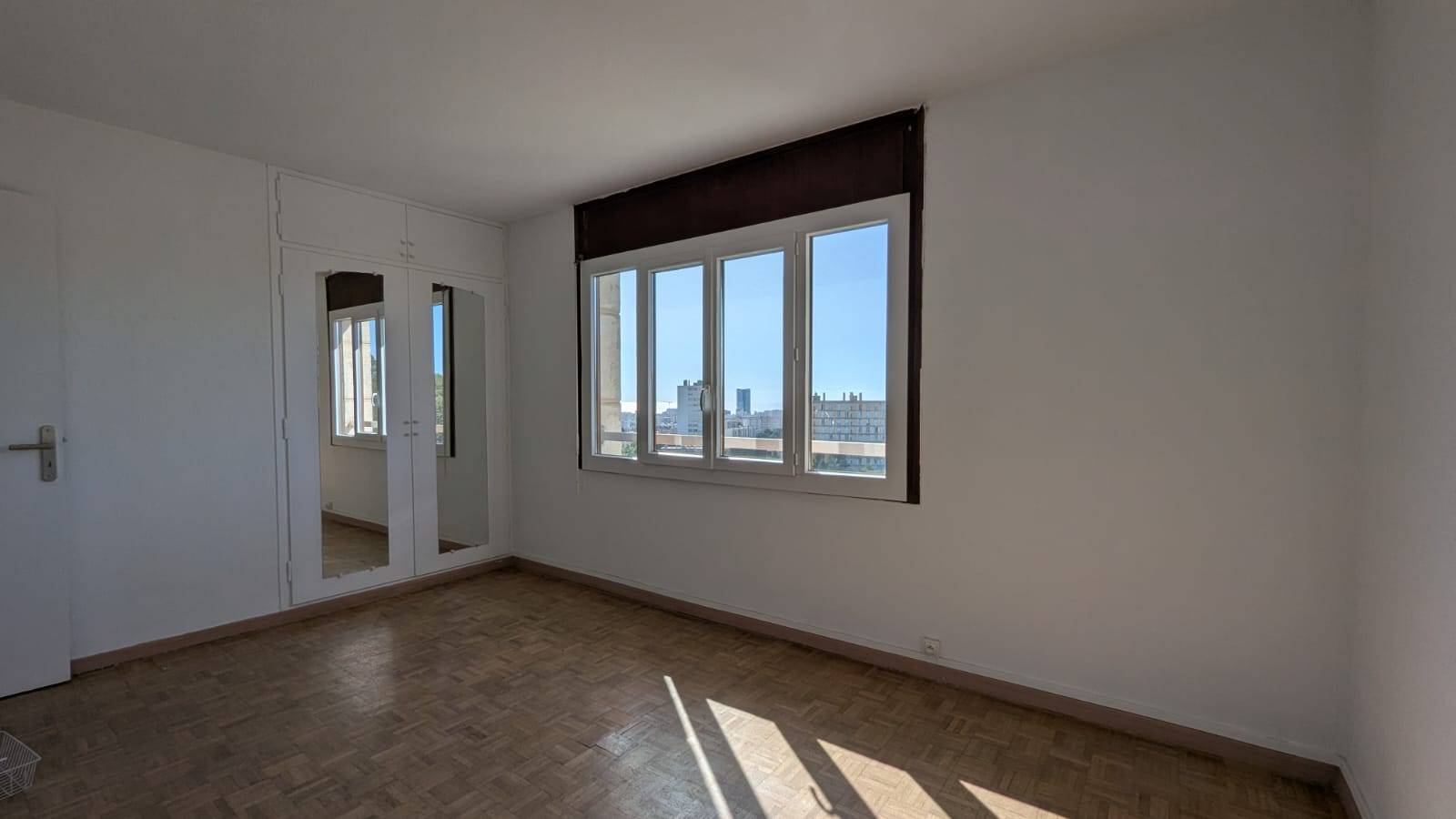 chambre avec placards