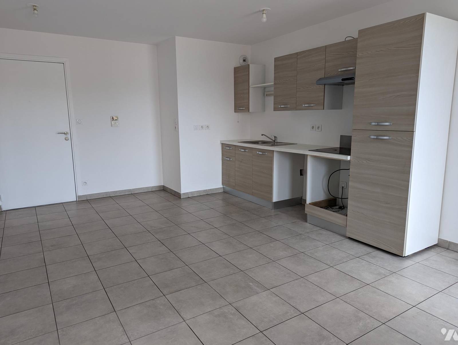 Marseille 13011 Appartement à vendre récent T3 avec parking privatif proche tous commerces, ascenseur