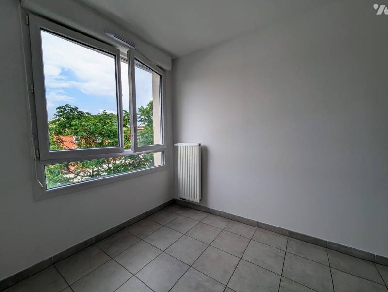 Marseille 13011 Appartement à vendre récent T3 avec parking privatif proche tous commerces, ascenseur